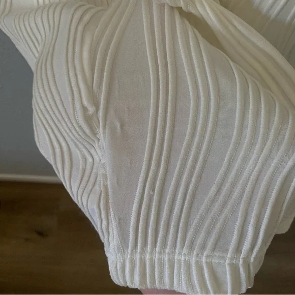 Versona women’s white halter mini dress size 4 grad party bridal honeymoon LWD - Picture 6 of 8